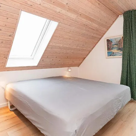 8 Person Holiday In *
