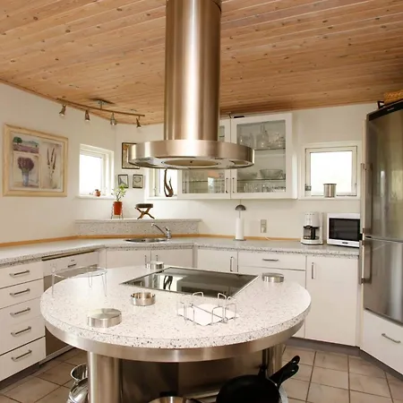 8 Person Holiday In 別荘 Saltum